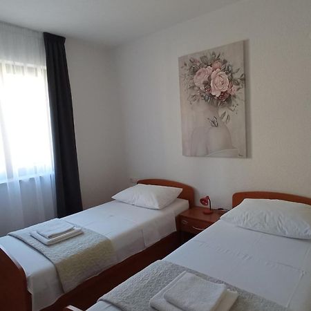 Apartmani Ferdi Trogir Eksteriør billede