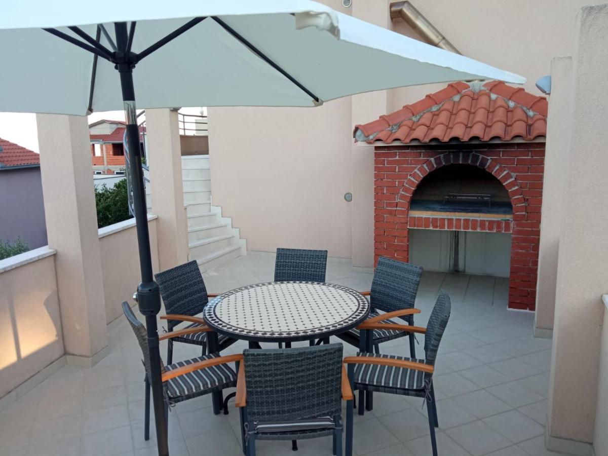 Apartmani Ferdi Trogir Eksteriør billede