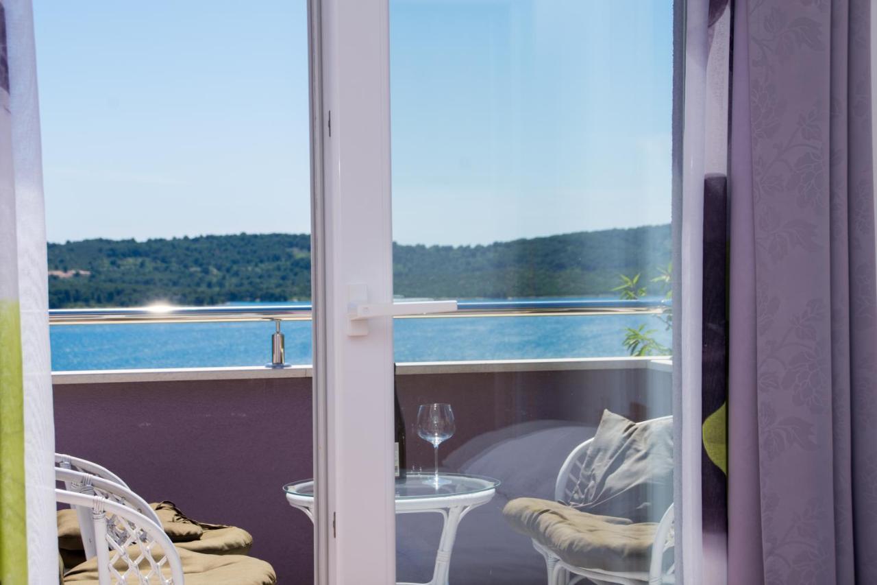 Apartmani Ferdi Trogir Eksteriør billede