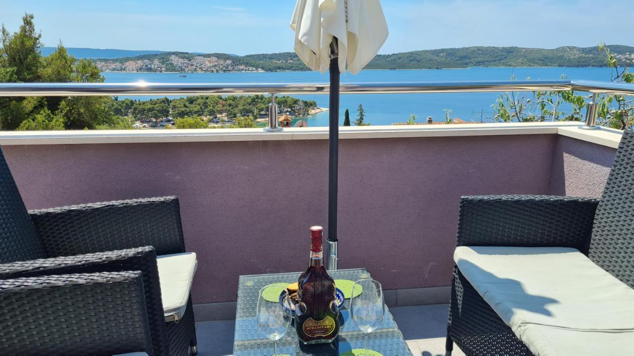 Apartmani Ferdi Trogir Eksteriør billede