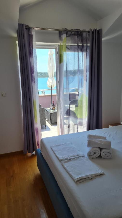 Apartmani Ferdi Trogir Eksteriør billede