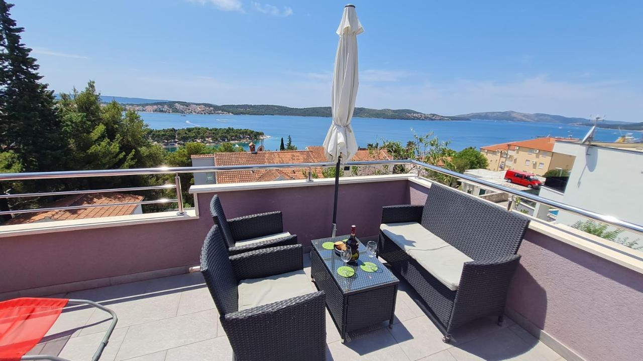 Apartmani Ferdi Trogir Eksteriør billede