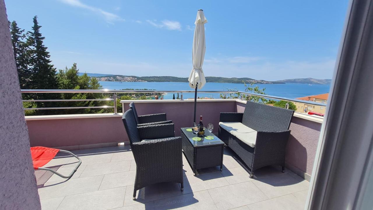 Apartmani Ferdi Trogir Eksteriør billede