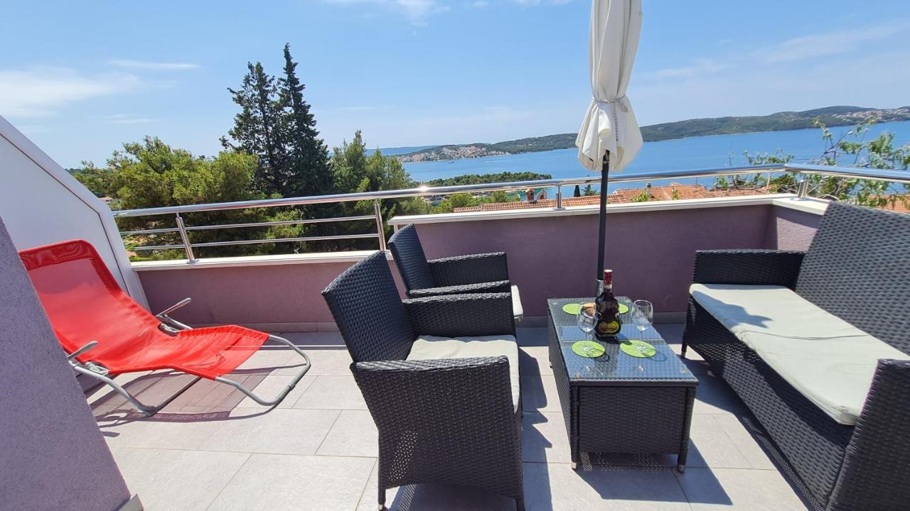 Apartmani Ferdi Trogir Eksteriør billede