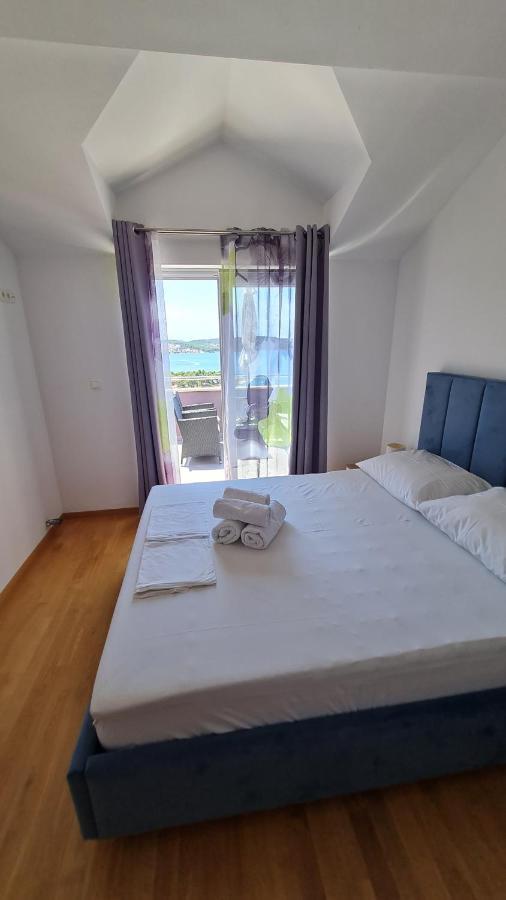 Apartmani Ferdi Trogir Eksteriør billede
