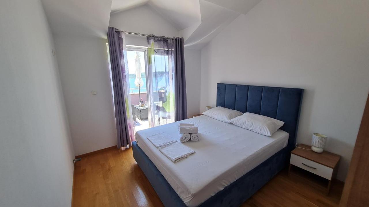 Apartmani Ferdi Trogir Eksteriør billede