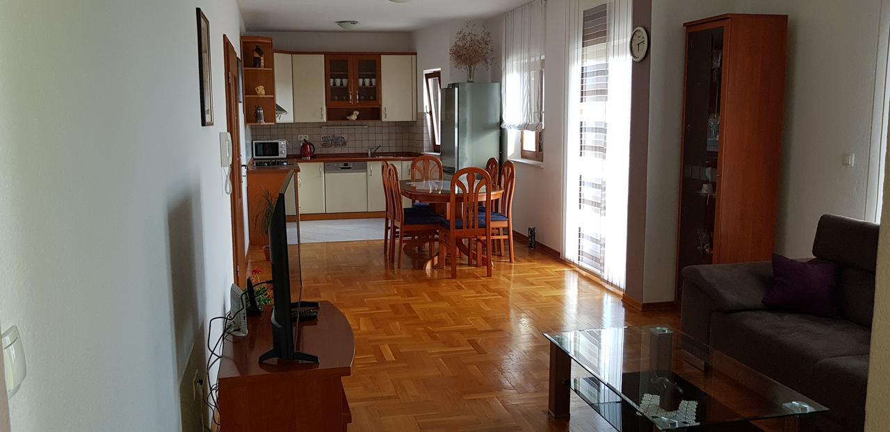 Apartmani Ferdi Trogir Eksteriør billede