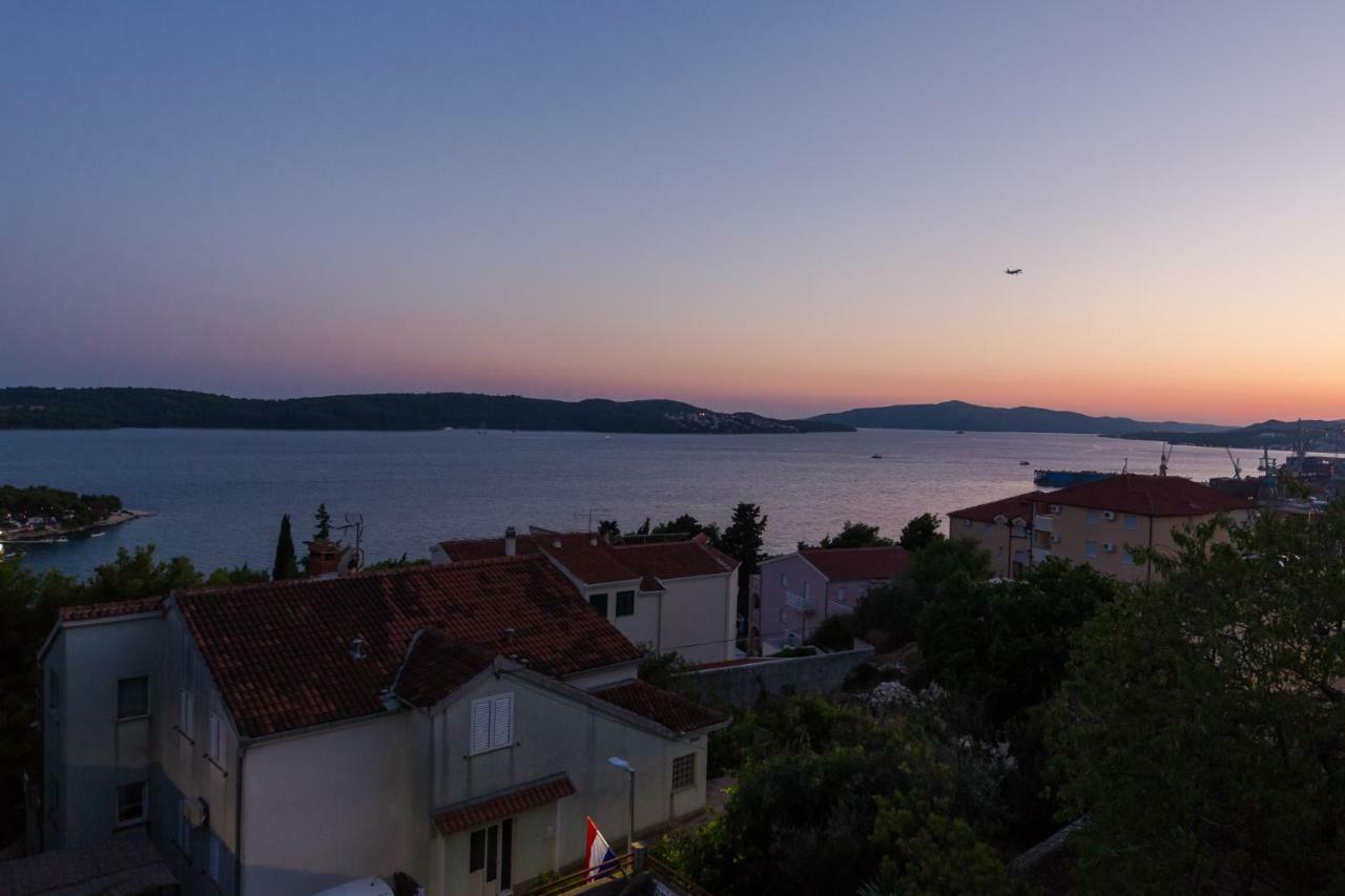 Apartmani Ferdi Trogir Eksteriør billede